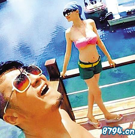 孙兴和"前妻"林美贞28日被游客目击穿著泳装并肩坐在