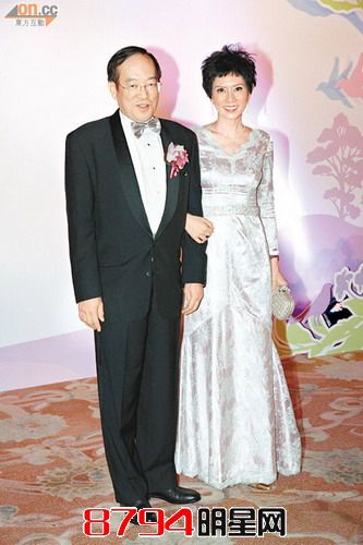 罗慧娟与丈夫刘志敏，虽然相差16载，但仍恩爱得如胶似漆。