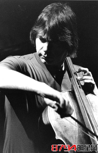 英国大提琴家朱利安·劳埃德·韦伯告别演出生涯