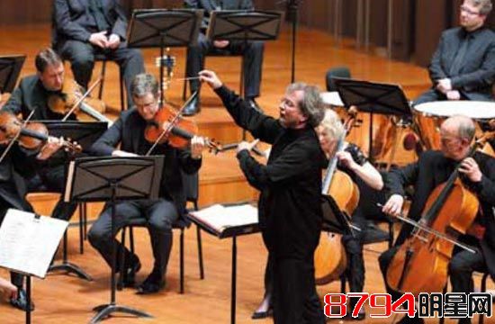 音乐节的闭幕音乐会 收官的完全莫扎特“致敬”
