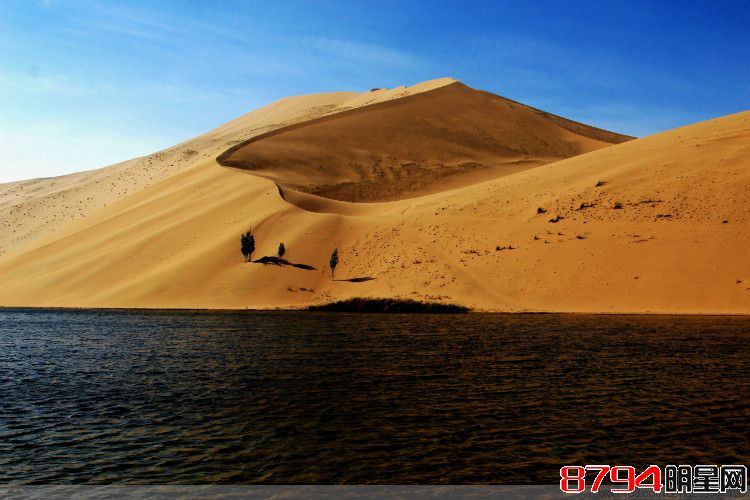 巴丹吉林沙漠之——巴丹湖和沙漠天池1