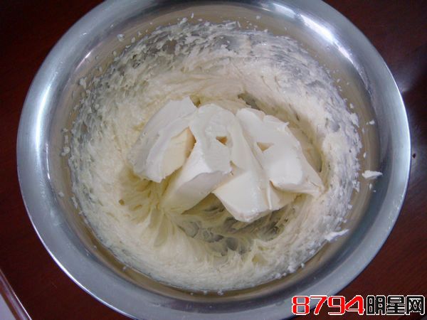 奶酪芝士奶油霜的做法 健康易做又好吃的奶油霜5