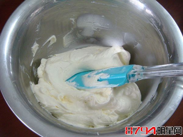 奶酪芝士奶油霜的做法 健康易做又好吃的奶油霜9