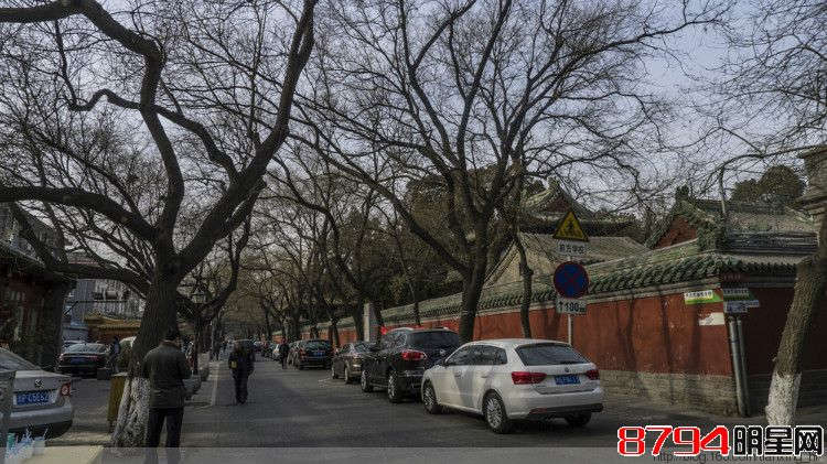 （原创）北京胡同之最--牌楼最多的胡同-国子监街（一） 牌楼与孔庙-进士题名碑、大成门石鼓 - 漫步夕阳下 - 漫步夕阳下