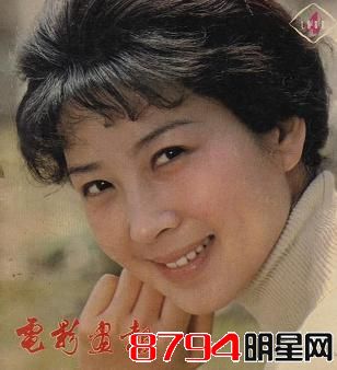 她是蔡明前辈，当年著名电影花旦，天生丽质的她晚年比刘晓庆还美