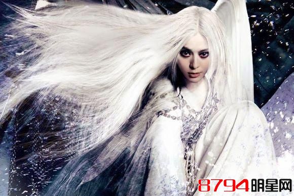 最能驾驭白发银丝的才是真美女，最后一位更像古代版“美人鱼”！