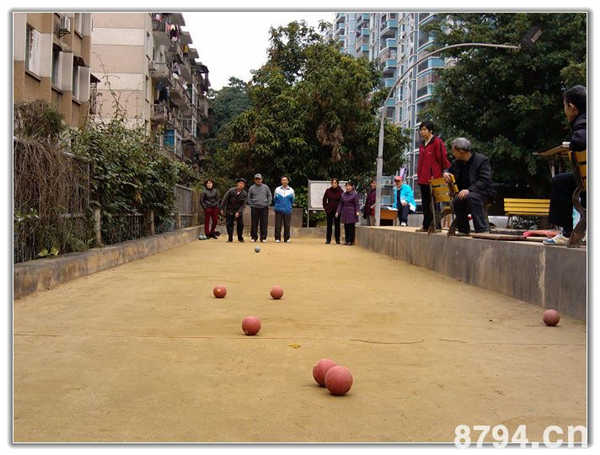地掷球比赛规则 地掷球尺寸 地掷球发源地和发展史