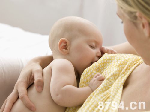什么是初乳 初乳好吗 初乳对宝宝有什么好处 初乳的效用