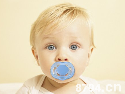 使用安抚奶嘴的利弊 宝宝用安抚奶嘴有哪些害处 