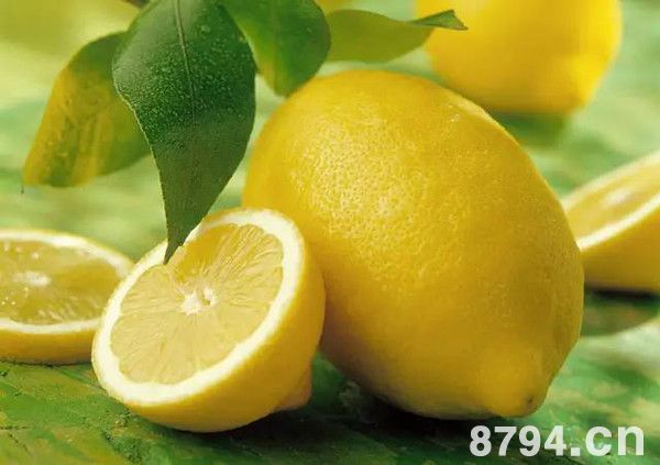 柠檬的功效与作用及食用禁忌 吃柠檬有什么好处