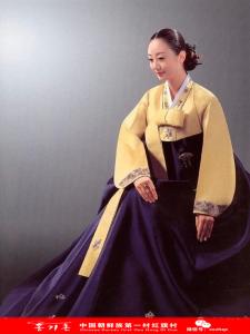 朝鲜族的传统服装有“赤高里”(上衣)、“巴几”(裤)和“契玛”(裳)等