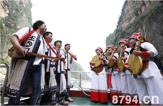 广西壮族的传统节日“三月三”对歌