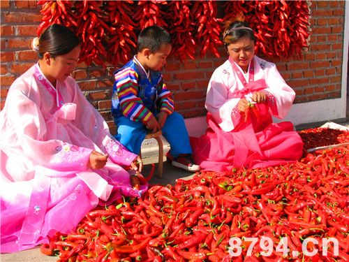 朝鲜族的春节过年习俗 一、守岁和拜年
