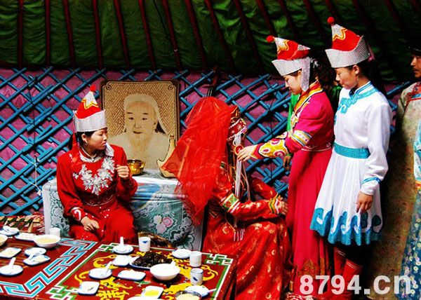 富有戏剧性的蒙古族婚礼习俗文化