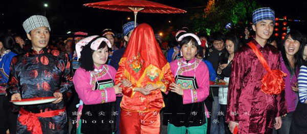云南布依族的婚礼习俗：“六”字彩礼和“三月三”