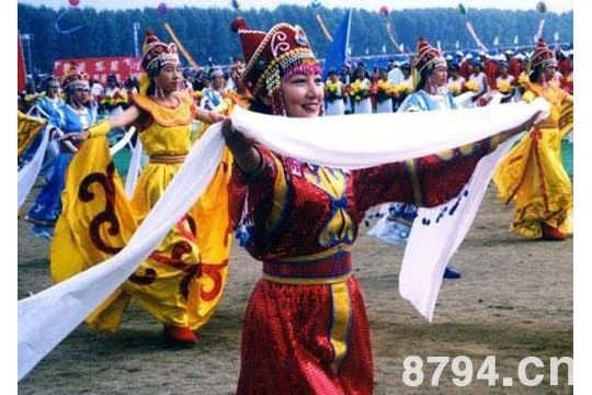 藏族至朴至尊的赠哈达 哈达的寓意