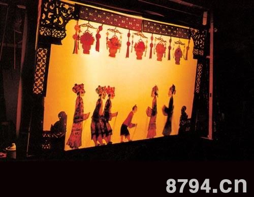 中国古老的民间传统艺术皮影戏发源地于中国哪个地区