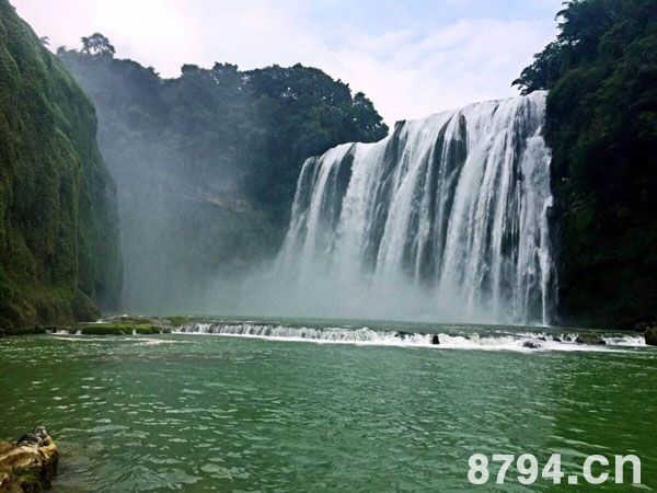 黄果树瀑布号称“天下奇景 被誉为“中国最大的瀑布”