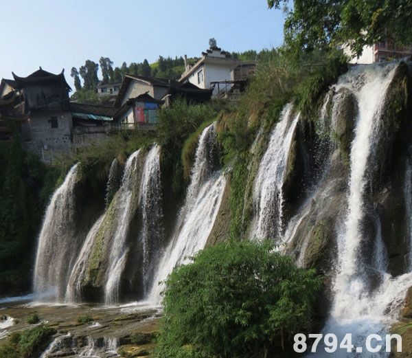 王村瀑布资料：浓厚的民俗和自然的景观它迥异的特色