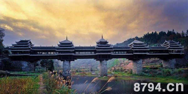 程阳风雨桥:位于广西三江县林溪乡的林溪河上桥面全长76米