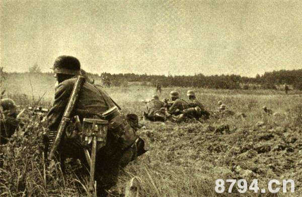 希特勒德国进攻苏联 法西斯德军入侵苏联与苏