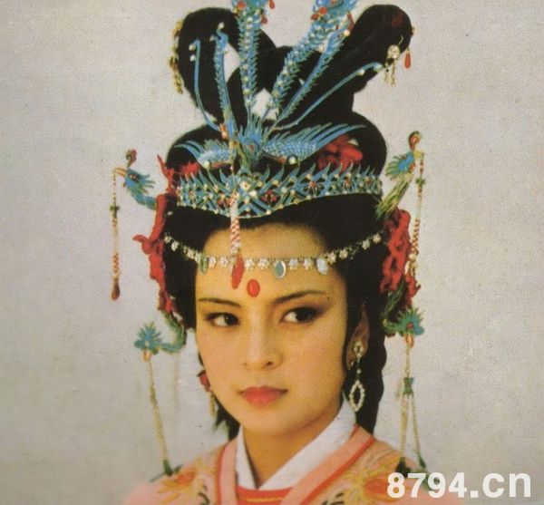 红楼梦贾元春人物性格分析 以“贤德”为主要标志的皇妃