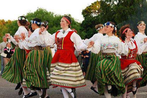 【芬兰的重要节日有哪些】芬兰节日、纪念日大全一览表