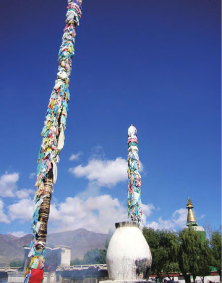 无论是金刚铃还是经幡都彰显着浓厚的藏族文化。