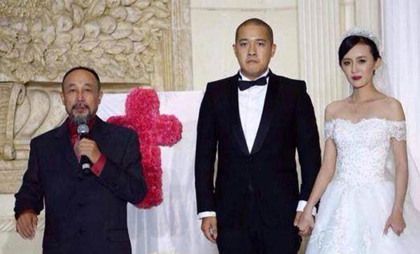 张博宇与张墨锡婚礼 张丰毅缺席儿子婚礼是为何网友调侃非亲生