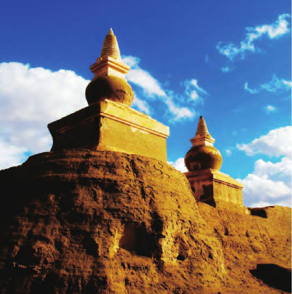 内蒙古额齐纳旗黑城遗址位于古丝绸之路上，这里曾进行着热闹非凡的各种交易。