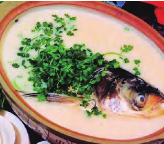 西溪的鱼都是从湿地打上来的，做成的鱼汤更是味道鲜美，肉质肥厚。