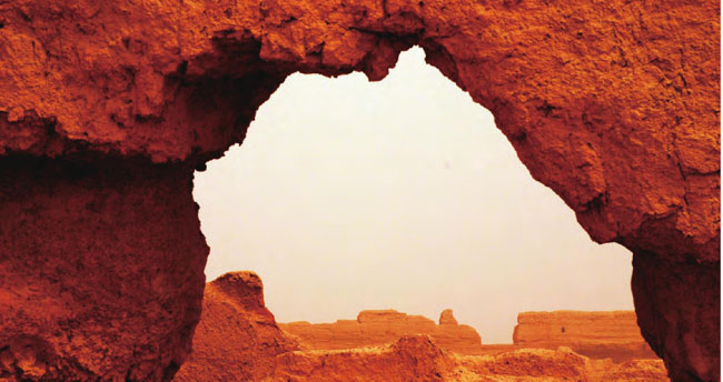距今已两千多年的高昌故城见证了吐鲁番地区的千年沧桑。