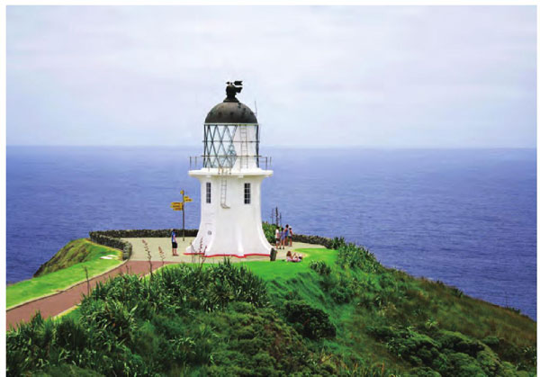 雷因格海角不在新西兰最北部，但它却是公路的尽头，登上尽头的灯塔已成为旅游者不可或缺的目标。