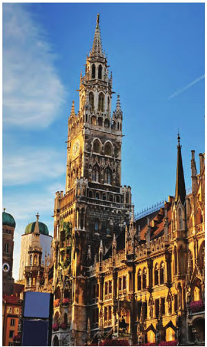 圣母教堂位于圣母中心广场，有着明显的晚期哥特式建筑风格，是慕尼黑古老的地标性建筑。
