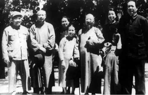 毛泽东与朱德,柳亚子,余心清在北京.